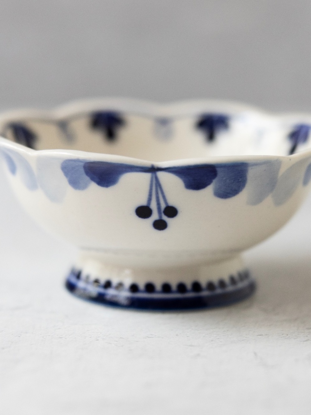 Vintage ceramic porcelain small footed blue white Gzhel Russian 4" bowl